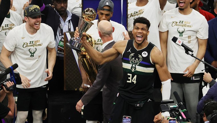 27 χρόνια Γιάννης Αντετοκούνμπο