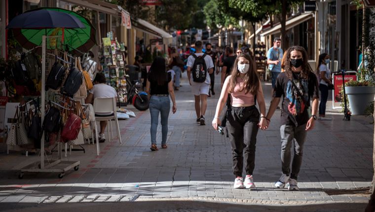 Κορονοϊός: 2.400 νέα κρούσματα