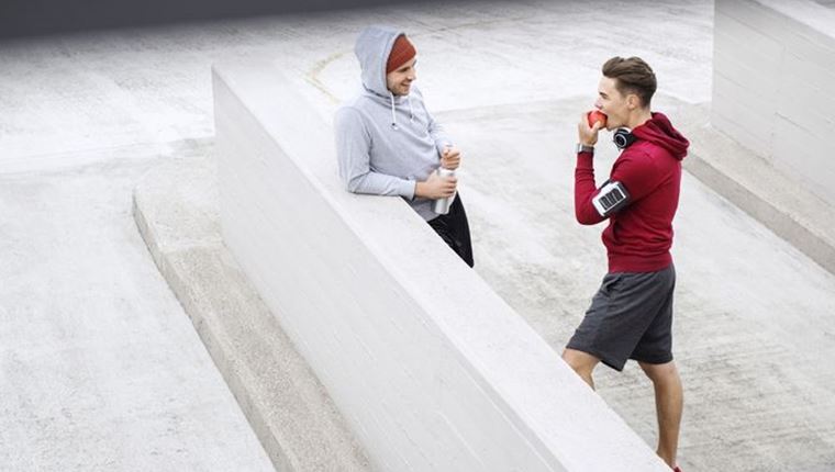 Το κόλπο με το μήλο που θα σε βοηθήσει να χάσεις βάρος