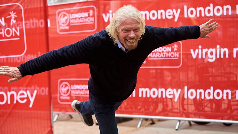 Ποιος είδε τους κοιλιακούς του Richard Branson και δεν τους θαύμασε