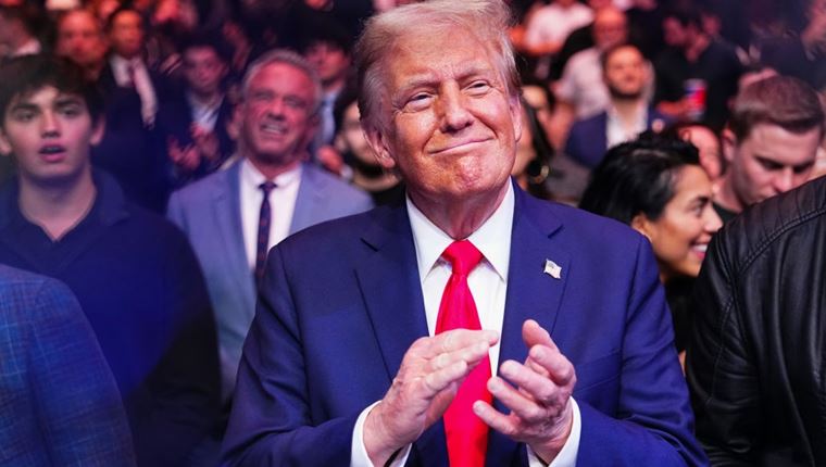 Γιατί όλοι ασχολούνται ξανά με τα μαλλιά του Donald Trump