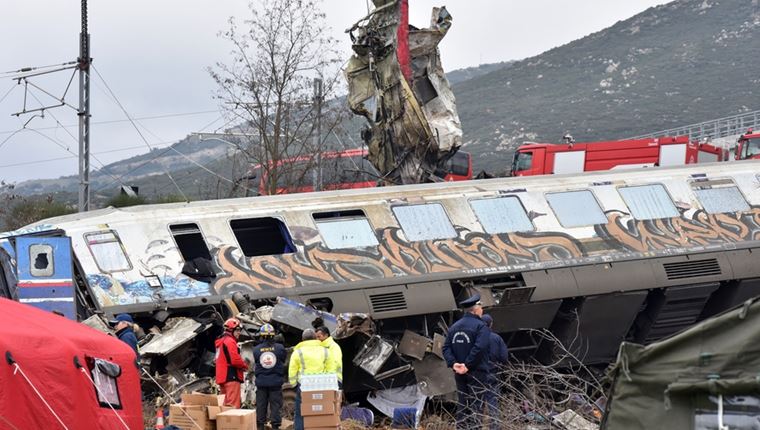 Μερικές αλήθειες για τη σύγκρουση τρένων στα Τέμπη βγαλμένες μέσα από το Twitter