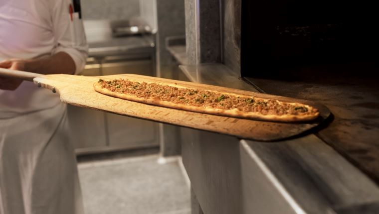 Μάλλον η πιο νόστιμη συνταγή για λαχματζούν