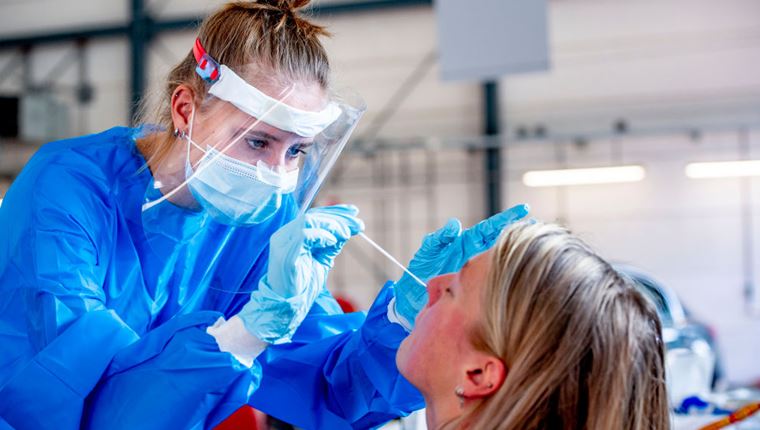 Οι καλύτεροι τρόποι για να κόψουμε την αλυσίδα μετάδοσης του SARS-CoV-2