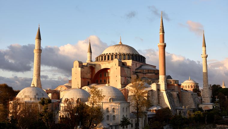 Σε τζαμί μετατρέπεται ξανά η Αγία Σοφία ύστερα από 85 χρόνια