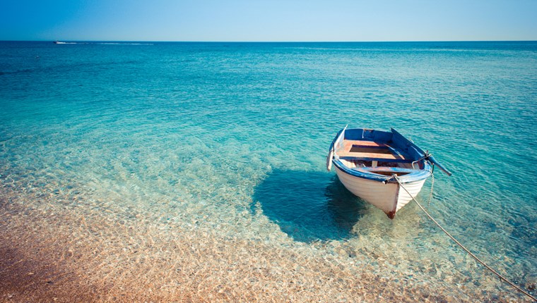 Οι 545 ελληνικές παραλίες με Γαλάζια Σημαία για το 2021