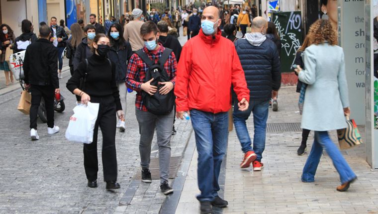 Κορονοϊός: Αυξήθηκαν στους 709 οι διασωληνωμένοι