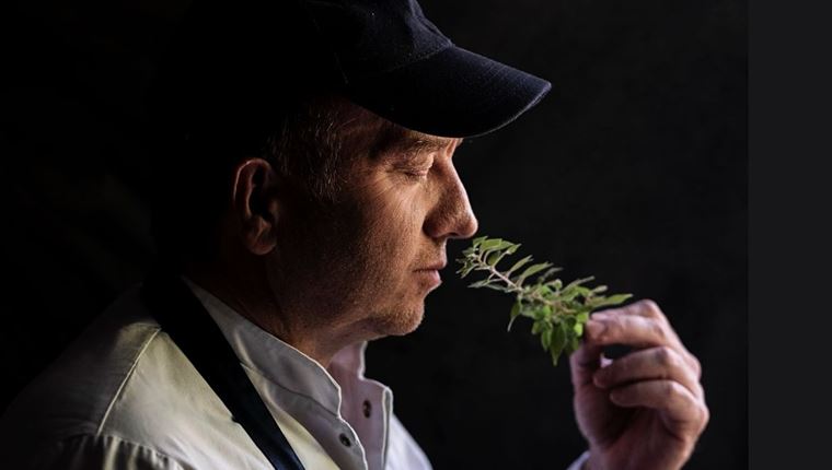 Έκτορας Μποτρίνι, προσεχώς και στη Μύκονο