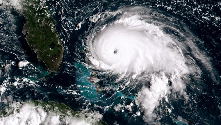 Το φονικό πέρασμα του κυκλώνα Ντόριαν