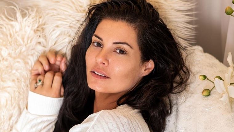 Ο Άγιος Βαλεντίνος και τα σέξι εσώρουχα πάνε πολύ στη Μαρία Κορινθίου