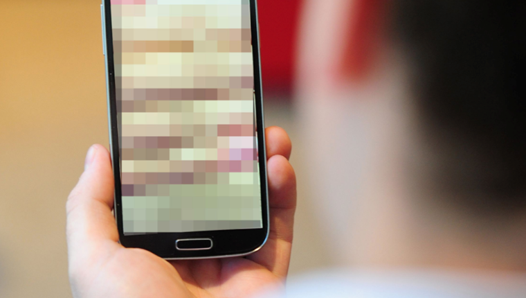 Πότε είναι κακούργημα το revenge pοrn