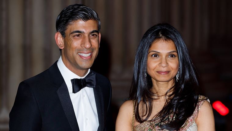 H περιουσία του Rishi Sunak και της βαθύπλουτης συζύγου του, Akshata Murthy