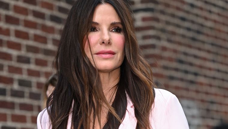 Η αμήχανη στιγμή που η Sandra Bullock βρέθηκε γυμνή με τον Ryan Reynolds