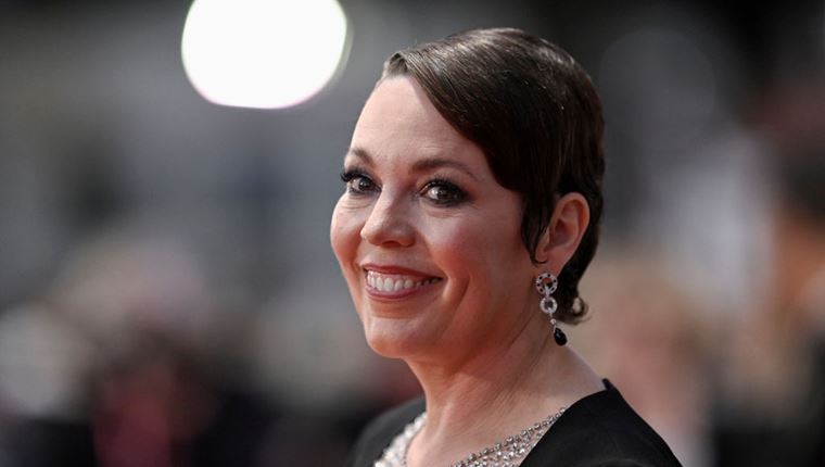 Η Olivia Colman κάτι είχε κλέψει από το σετ του 'The Crown'