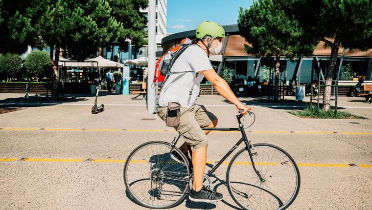 Καταργούνται οι μάσκες στους εξωτερικούς χώρους