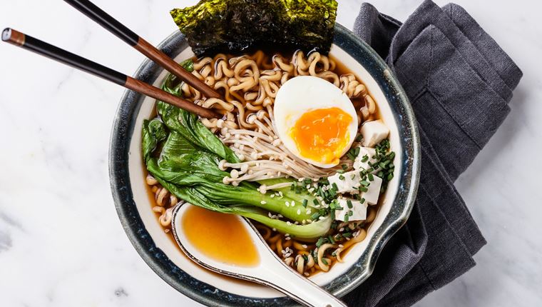 Η συνταγή για το περίφημο ramen του Momofuku