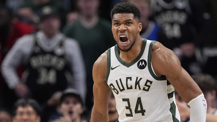 Ο Γιάννης Αντετοκούνμπο ισοπέδωσε τους Chicago Bulls