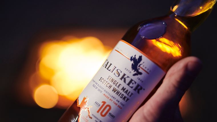 Το τέλειο χριστουγεννιάτικο δώρο: Ένα σκωτσέζικο single malt ουίσκι με θαλασσινό, πιπεράτο χαρακτήρα