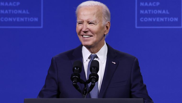 O Joe Βiden δίνει τη &#39;σκυτάλη στους νέους για να σωθεί η δημοκρατία&#39;