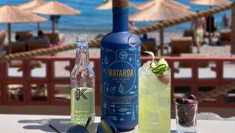 Καλοκαιρινό ταξίδι στην Ελλάδα με το Mataroa Gin