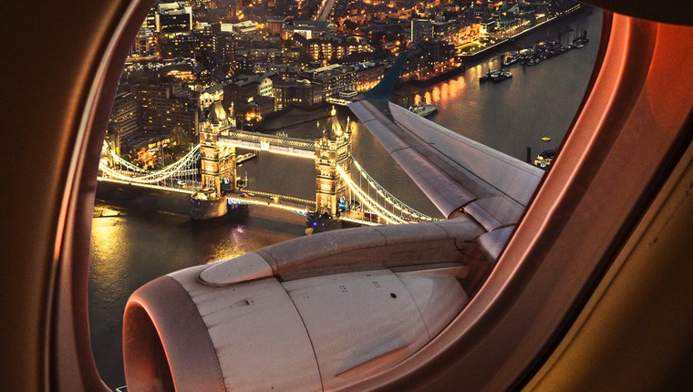 Ίσως δεν πρέπει να κάθεσαι στο παράθυρο στο αεροπλάνο