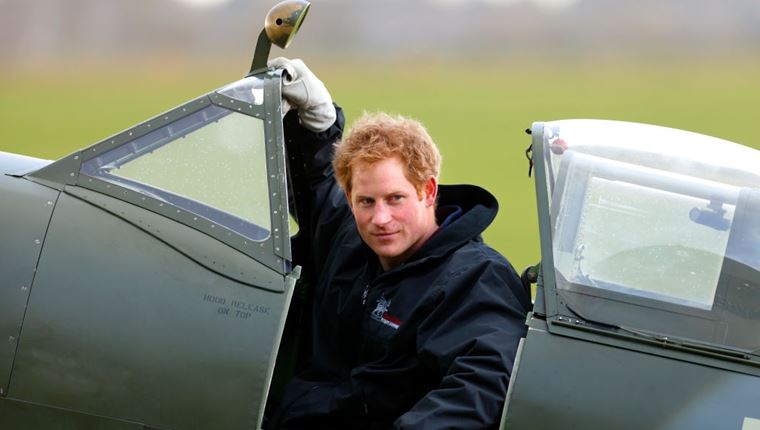 Ο πρίγκιπας Harry επιστρέφει εσπευσμένα στο Ηνωμένο Βασίλειο