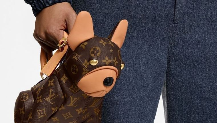 Tσάντα σκύλος και σκυλόσπιτο της Louis Vuitton κοστίζουν πολύ ακριβά