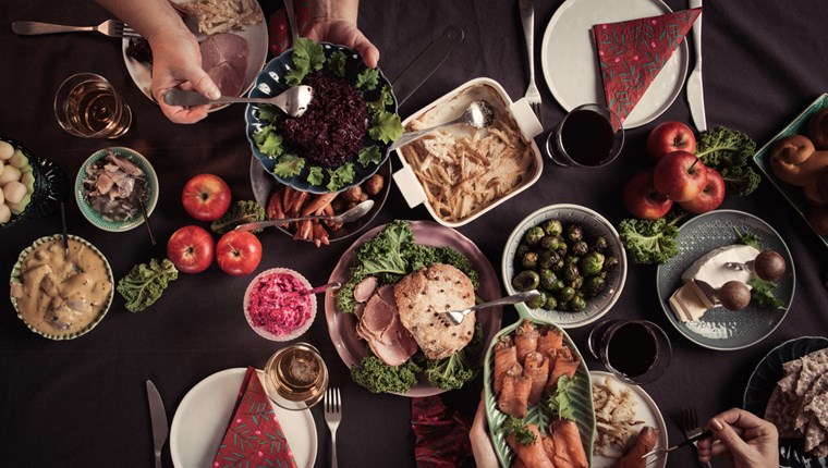 Η τροφοθήκη του χριστουγεννιάτικου τραπεζιού