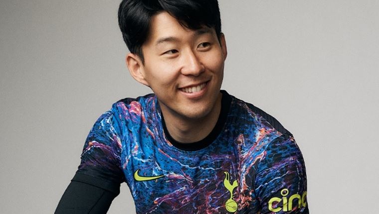 Πρέπει να μιλήσουμε για τη νέα εκτός έδρας φανέλα της Τότεναμ