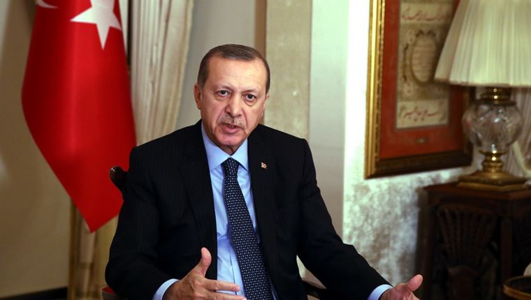 &quot;Ο πόλεμος στο κατώφλι μας&quot;: Το περιοδικό Le Point τα βάζει με τον Erdogan