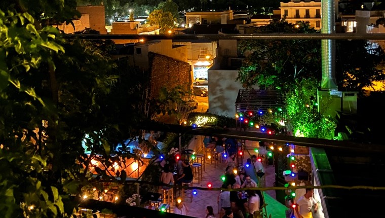 Μία γιορτή του Gin στο Λοκάλι