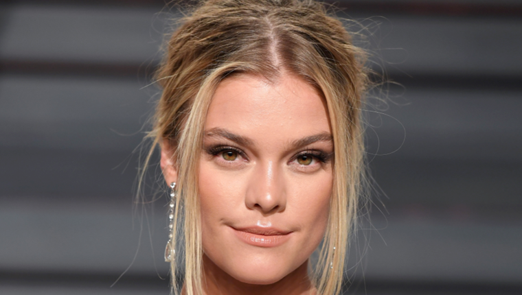 Nina Agdal, δεν χρειαζόταν αυτή η selfie