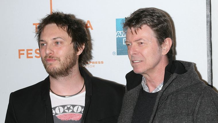 Ο γιος του David Bowie τιμά τον πατέρα του