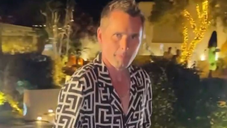 Σε άλλα νέα, ο Matt Bellamy των Muse πήγε απρόσκλητος σε ελληνικό γάμο γιατί απλά μπορεί