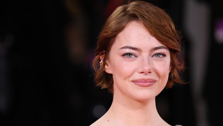 Η Emma Stone μίλησε ελληνικά για την πρεμιέρα του Bugonia στις Νύχτες Πρεμιέρας (video)