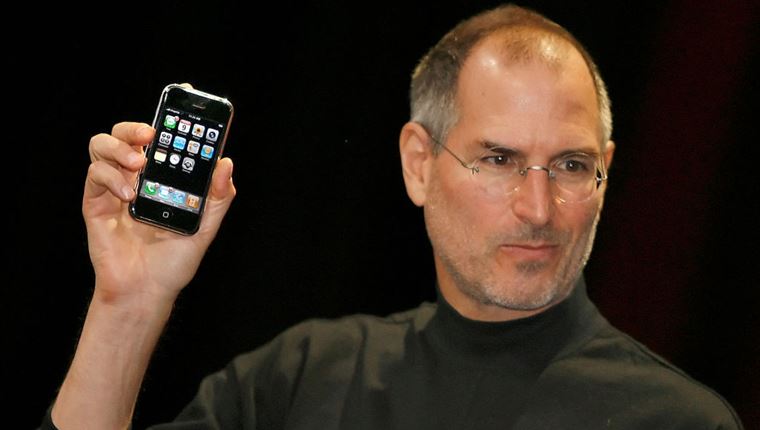 Πώς ήταν να δουλεύεις μαζί με τον Steve Jobs, σύμφωνα με τον σχεδιαστή του iPhone