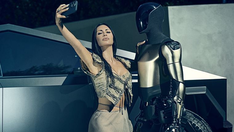 Η Kim Kardashian προκαλεί ξανά με Tesla Cybertruck και ρομπότ Optimus (εικόνες)