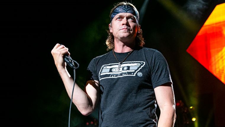 Έφυγε από τη ζωή ο Brad Arnold, ο τραγουδιστής των 3 Doors Down