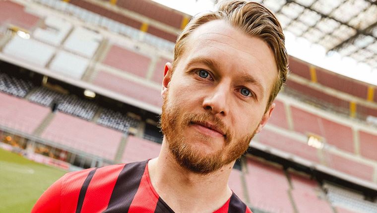 Το περιβραχιόνιο του αρχηγού της Μίλαν περιμένει τον Simon Kjaer