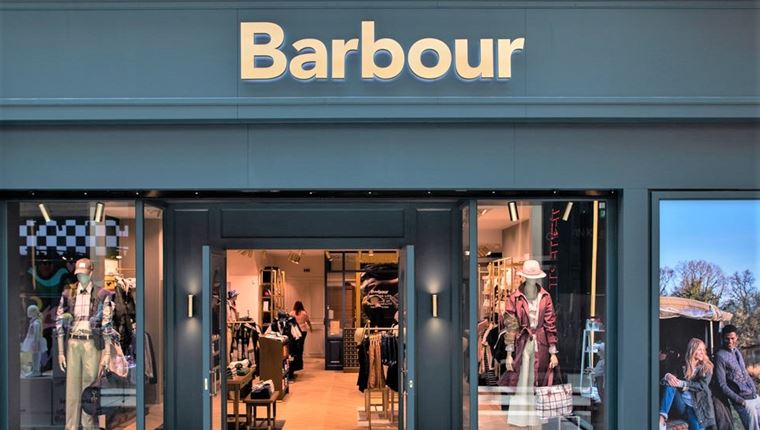 Στο νέο flagship store της Barbour