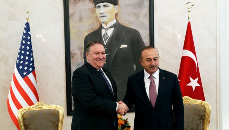 Η Τουρκία ρίχνει "ύποπτες" γέφυρες επικοινωνίας με την Ελλάδα