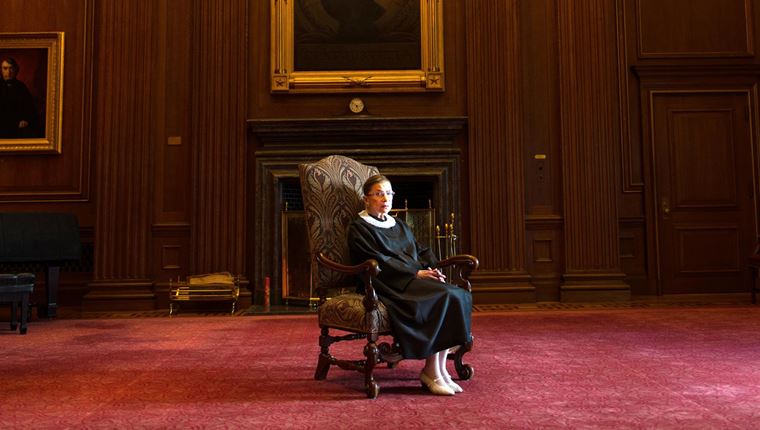 Έφυγε από τη ζωή η θρυλική Ruth Bader Ginsburg