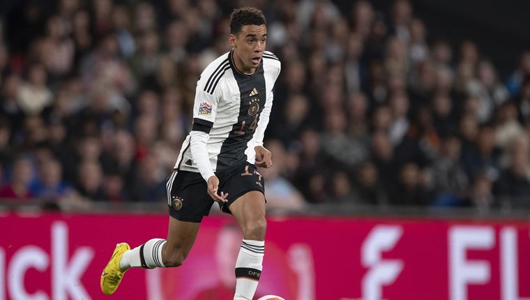 Γιατί οι Γερμανοί φορούν λευκά στο Μουντιάλ ενώ δεν είναι στα χρώματα της σημαίας τους;