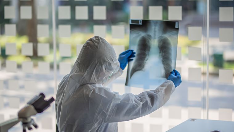 Ο SARS-COV-2 μπορεί να μεταδίδεται και με την αναπνοή σύμφωνα με νέα έρευνα