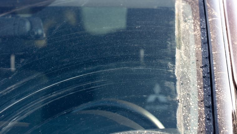 Πώς ξεπλένεται η στάχτη στο αυτοκίνητο και τι πρέπει να αποφύγεις