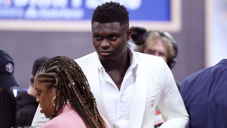 Το off white σμόκιν του Zion Williamson