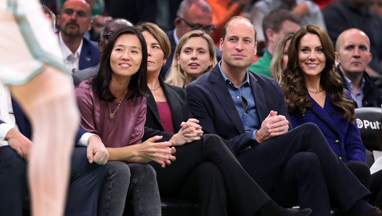 Πρίγκιπας William και Kate Middleton είδαν από κοντά τους Boston Celtics