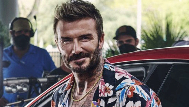 O David Beckham σου δείχνει το στυλ του φετινού καλοκαιριού