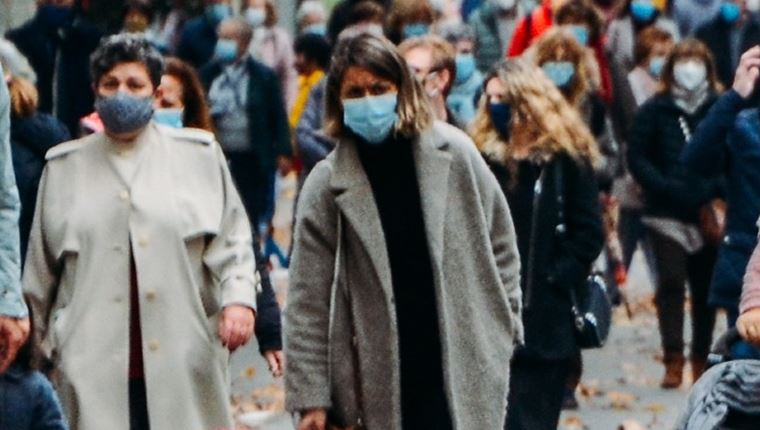 Κορονοϊός: Στο κόκκινο με 6.862 νέα κρούσματα