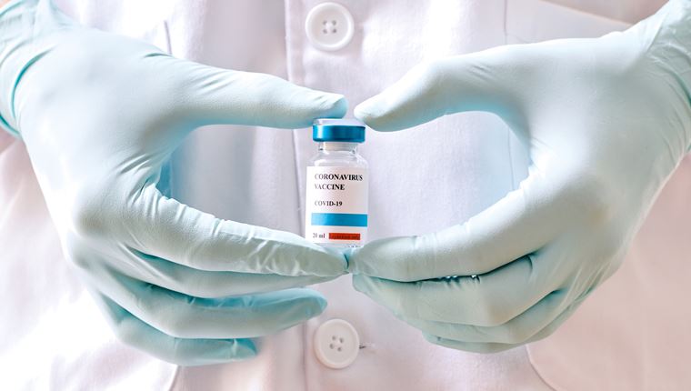 Το ΗΒΟ ετοιμάζει σειρά για τον αγώνα δρόμου εμβολίου του κορονοϊού